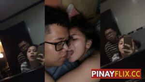 Sa Palikuran Tinamoran ni Arman sa Likuran si Roxanne