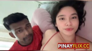 Selfie Muna Bago Bantutin Ang Kiffy