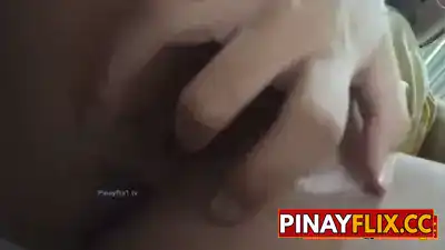Sinuksok Ang Dalawang Daliri Hanggang Lumabas Ang Gata