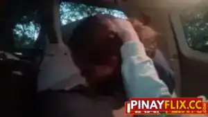 Nalibugan sa biyahe hininto ang kotse para isubo si bestie